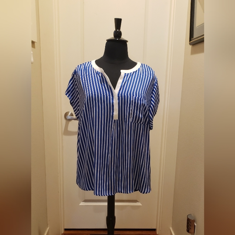 Liz Claiborne Womens Navy and White Striped Short Sleeve Blouse